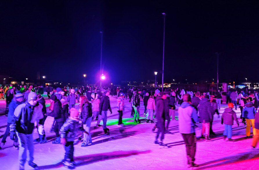 Eisdisco EIsstadion M&uuml;hldorf, &copy; Eisstadion M&uuml;hldorf